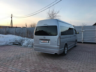 2014 Toyota HiAce H200 Рестайлинг, серебристый, 6000000 рублей, вид 4