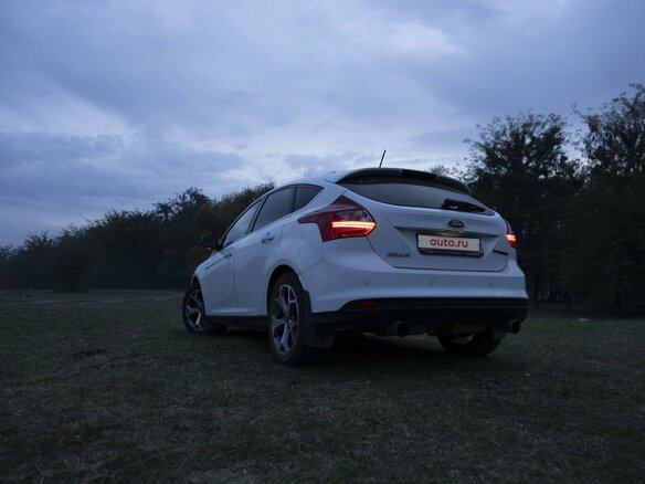 2013 Ford Focus III, белый, 800000 рублей - вид 10