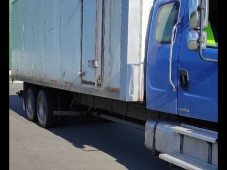 2006 Freightliner Business Class (M2), синий, 2999999 рублей, вид 5