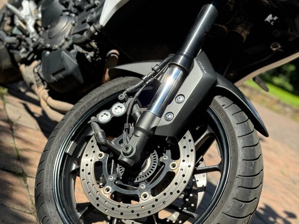 2018 Yamaha MT-09 (FZ-09), белый, 880000 рублей - вид 7