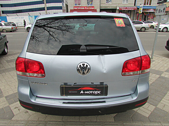 2004 Volkswagen Touareg I, серый - вид 3