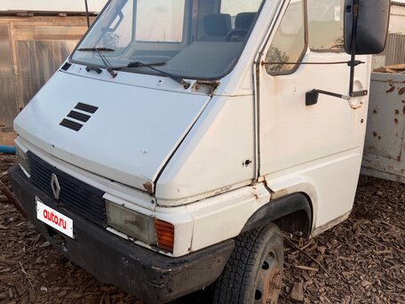 1990 Renault Midlum, белый, 170000 рублей, вид 1