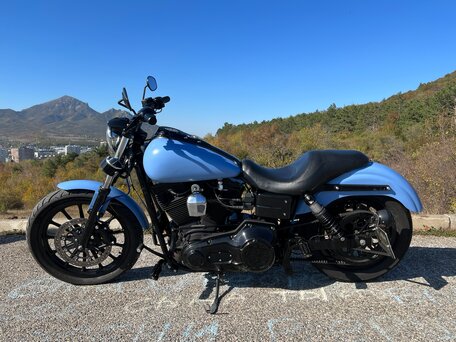 2005 Harley-Davidson Dyna Super Glide, голубой, 800000 рублей, вид 3