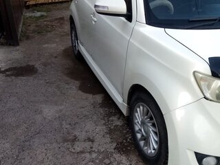 2011 Toyota bB II Рестайлинг, белый, 865000 рублей, вид 1