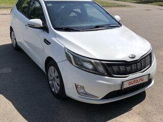 2013 Kia Rio 5-speed III, белый, 559000 рублей, вид 2