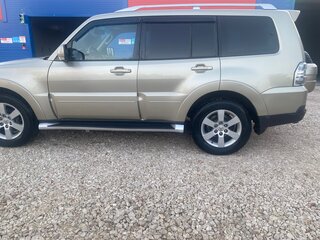 2007 Mitsubishi Pajero IV, бежевый, 1600000 рублей, вид 4
