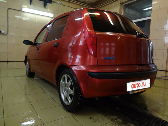 2003 Fiat Punto II, красный - вид 9
