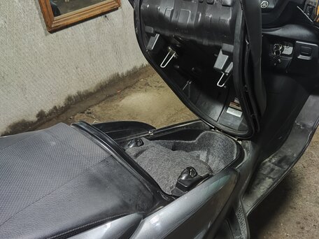 2009 Yamaha Majesty 400, серый, 300000 рублей, вид 5
