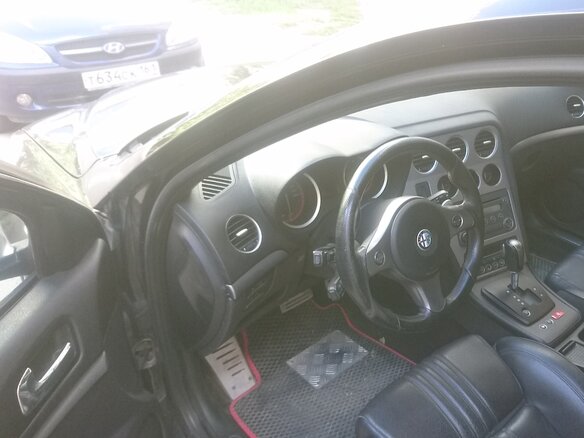 2007 Alfa Romeo 159, чёрный - вид 3