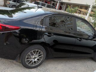 2018 Kia Rio IV, чёрный, 1350000 рублей, вид 2
