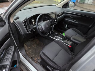 2021 Mitsubishi Outlander III Рестайлинг 3, серый, 2999000 рублей, вид 4