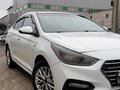 2017 Hyundai Solaris II, белый, 825000 рублей - вид 2
