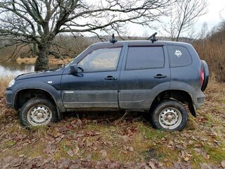 2013 Chevrolet Niva I Рестайлинг, чёрный, 679000 рублей, вид 2