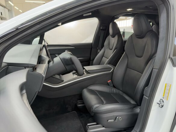 2022 Tesla Model X Long Range I Рестайлинг, белый, 7869000 рублей - вид 9