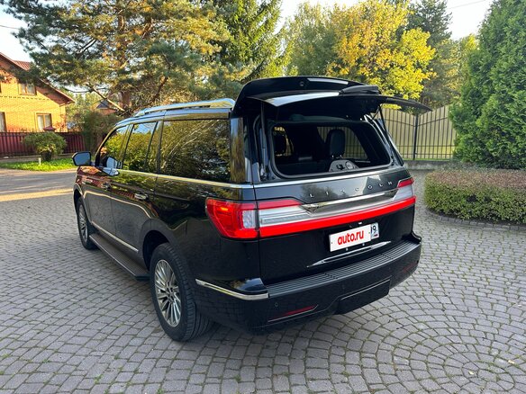 2018 Lincoln Navigator IV, чёрный, 6500000 рублей - вид 8