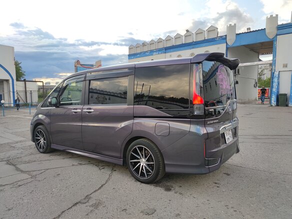 2017 Honda Stepwgn Spada V, фиолетовый, 1800000 рублей - вид 11
