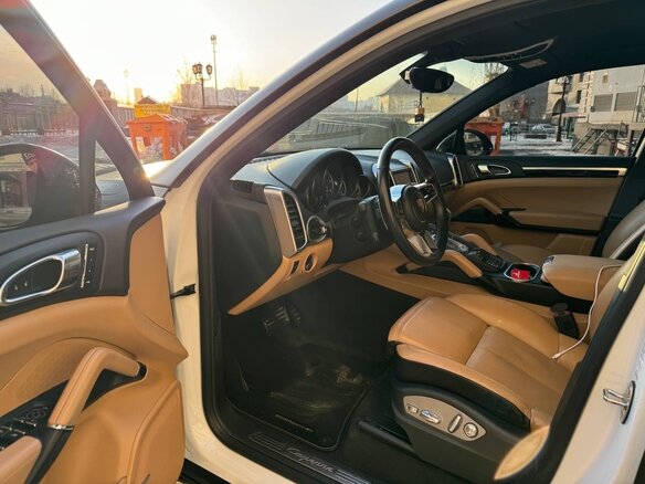 2016 Porsche Cayenne Diesel II Рестайлинг (958), белый, 5000000 рублей - вид 8