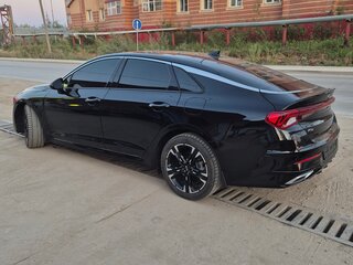 2021 Kia K5 III, чёрный, 2650000 рублей, вид 5