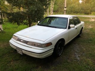 1992 Ford Crown Victoria I, белый, 1100000 рублей, вид 3