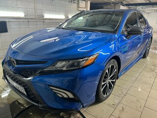 2018 Toyota Camry US Market VIII (XV70), синий, 2690000 рублей, вид 1