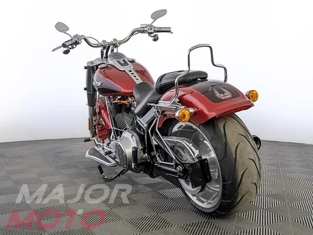 2018 Harley-Davidson Fat Boy, красный, 1760000 рублей, вид 3