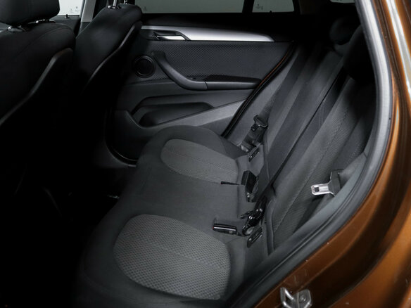 2015 BMW X1 20i sDrive II (F48), коричневый - вид 9