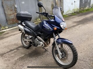 Suzuki XF 650 Freewind