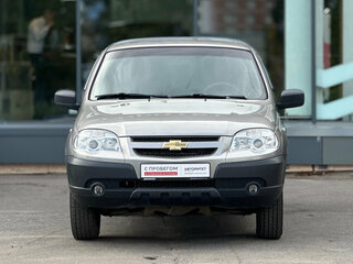 2017 Chevrolet Niva I Рестайлинг, бежевый, 659000 рублей, вид 3