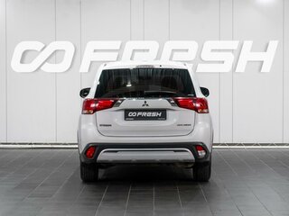 2019 Mitsubishi Outlander III Рестайлинг 3, белый, 1699000 рублей, вид 4