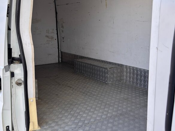 2011 Ford Transit, белый, 1600000 рублей - вид 3