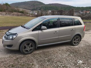 2011 Opel Zafira B Рестайлинг, бежевый, 740000 рублей, вид 3