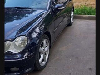 2004 Mercedes-Benz C-Класс 230 II (W203) Рестайлинг, чёрный, 650000 рублей, вид 1
