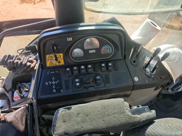 2011 Caterpillar 428, жёлтый, 4200000 рублей - вид 7