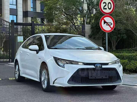 2023 Toyota Levin XII (E210) Рестайлинг, белый, 1390000 рублей, вид 1