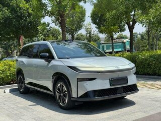 2026 Toyota bZ3X 58.3 kWh, серебристый, 2800077 рублей, вид 3