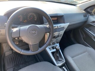 2010 Opel Astra H Рестайлинг, серебристый, 640000 рублей, вид 5