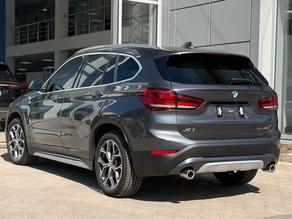 2021 BMW X1 28i xDrive II (F48) Рестайлинг, серый, 2250000 рублей - вид 5