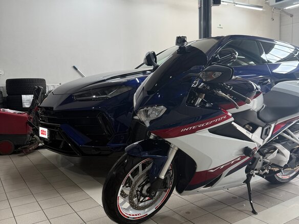2019 Honda VFR 800, синий, 640000 рублей - вид 4