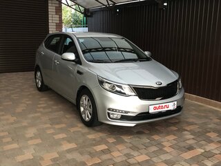 2017 Kia Rio III Рестайлинг, серебристый, 1500000 рублей, вид 3