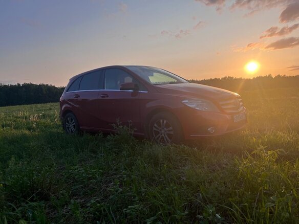 2013 Mercedes-Benz B-Класс 180 II (W246), красный, 1750000 рублей - вид 10