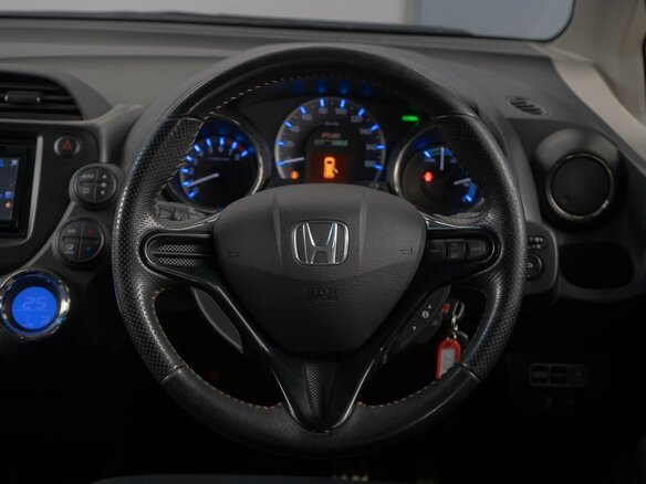2012 Honda Fit Hybrid II, жёлтый, 1109000 рублей - вид 21