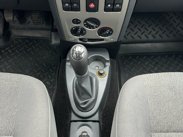 2008 Renault Logan I, серый - вид 21