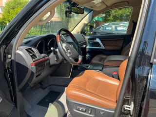 2015 Toyota Land Cruiser 200 Series Рестайлинг 1, чёрный, 4474700 рублей, вид 5