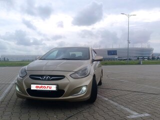 2014 Hyundai Solaris I, бежевый, 600000 рублей, вид 2