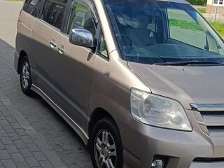 2003 Toyota Noah I (R60), серый, 810000 рублей, вид 3