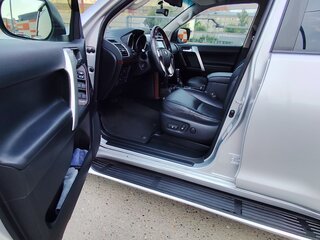 2014 Toyota Land Cruiser Prado 5-speed 150 Series Рестайлинг 1, серебристый, 4100000 рублей, вид 5