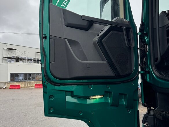 2023 Renault T-Series, зелёный, 14900000 рублей - вид 17