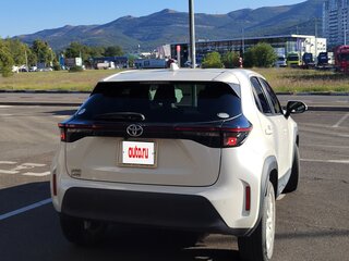 2020 Toyota Yaris Cross I, белый, 1900000 рублей, вид 2