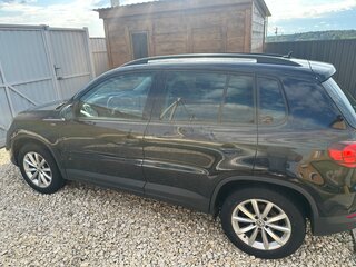 2016 Volkswagen Tiguan Euro 6 I Рестайлинг, чёрный, 1400000 рублей, вид 2