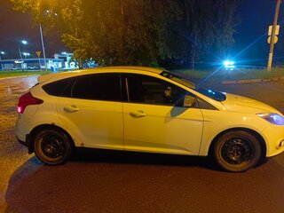 2013 Ford Focus III, белый, 700000 рублей, вид 3